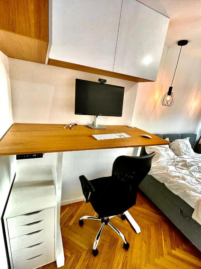 Апартаменти Luxurious Boho Style Apartm. *home Office* +desk *